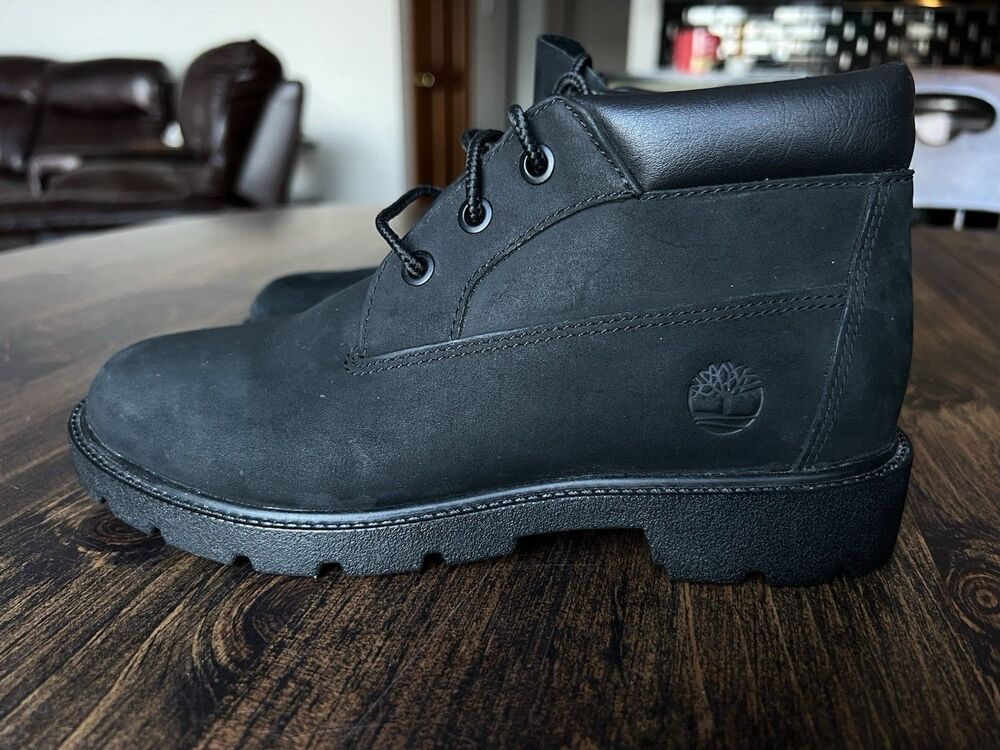 Timberland Classic Chukka Grade-School Boys Black 3.5 Nubuck A293J